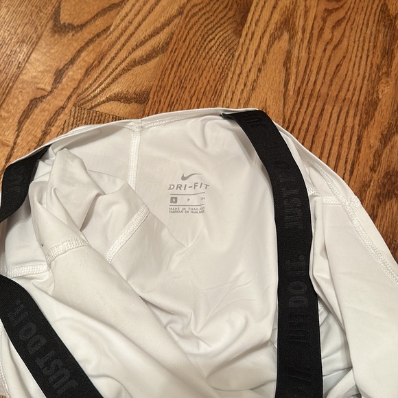 Nike workout tank bundle-3 - Picture 4 of 10